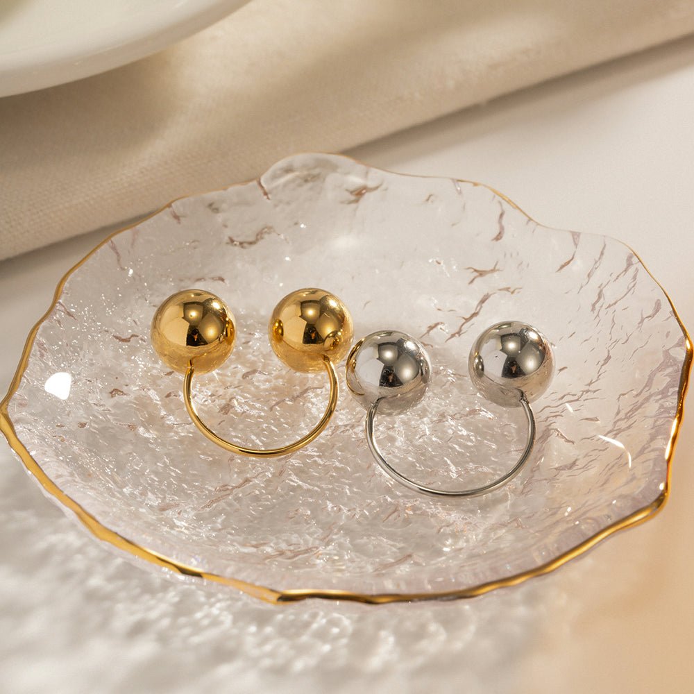 Piercing Symmetry Ring - AntiRue